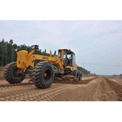 星空（中国）租赁平地机在蒙华铁路施工