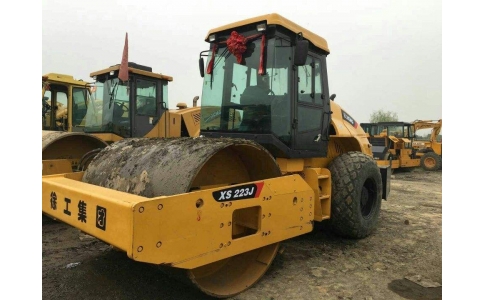 22吨单钢轮震动压路机租赁